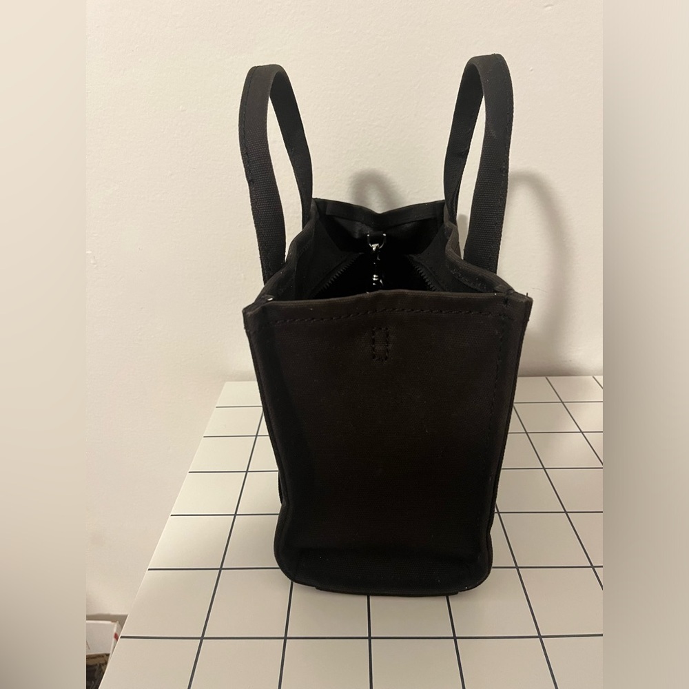 Marc Jacobs: The Tote Bag (Canvas Black & White Small) 🤍 - Picture 5 of 14